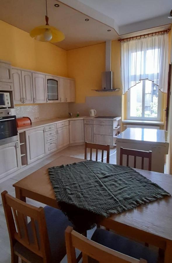 Apartament Kasztanowy Lägenhet Gliwice Exteriör bild