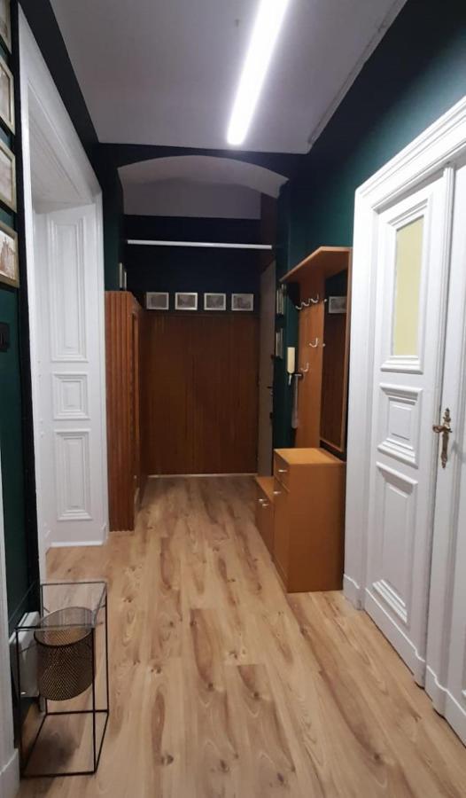 Apartament Kasztanowy Lägenhet Gliwice Exteriör bild