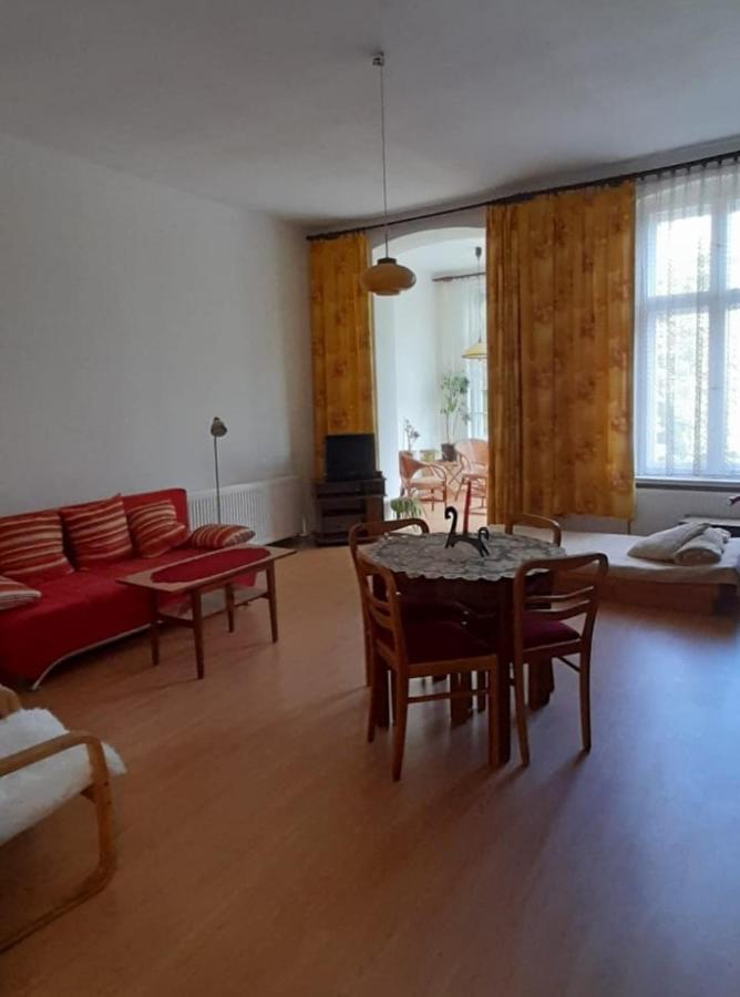 Apartament Kasztanowy Lägenhet Gliwice Exteriör bild