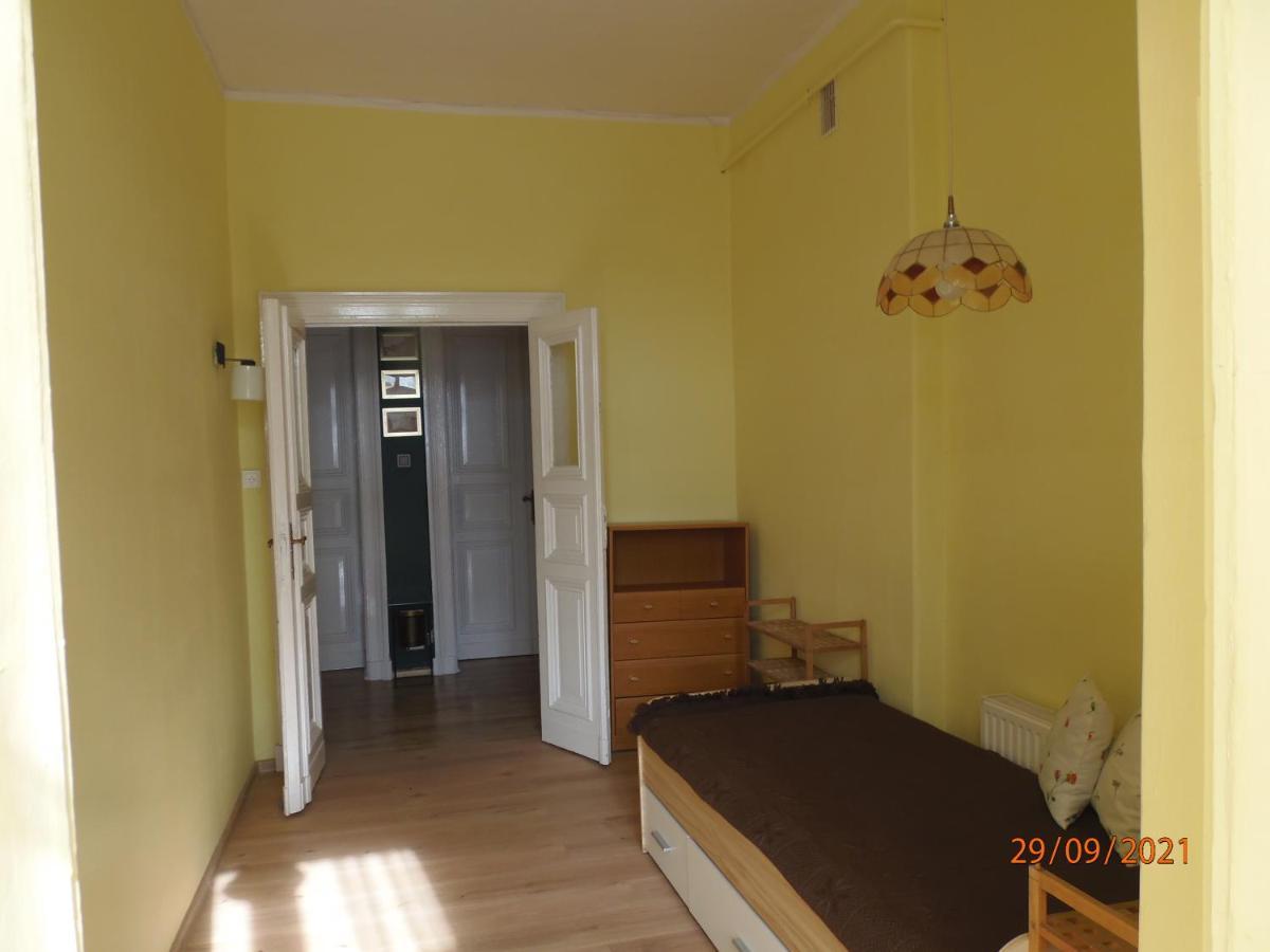 Apartament Kasztanowy Lägenhet Gliwice Exteriör bild