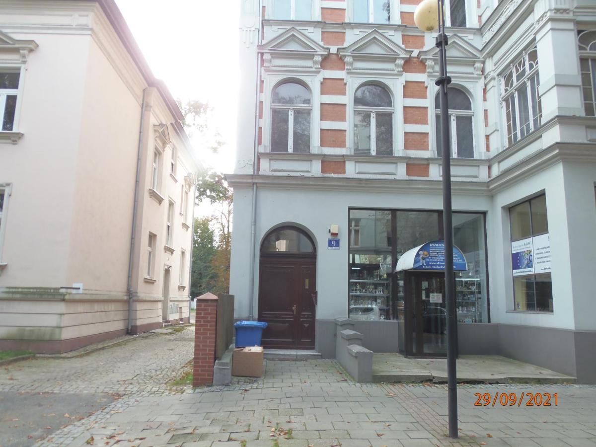 Apartament Kasztanowy Lägenhet Gliwice Exteriör bild