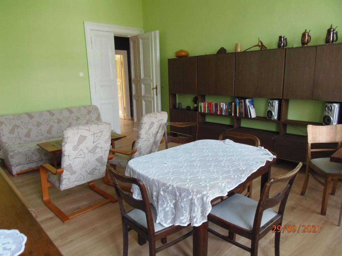 Apartament Kasztanowy Lägenhet Gliwice Exteriör bild